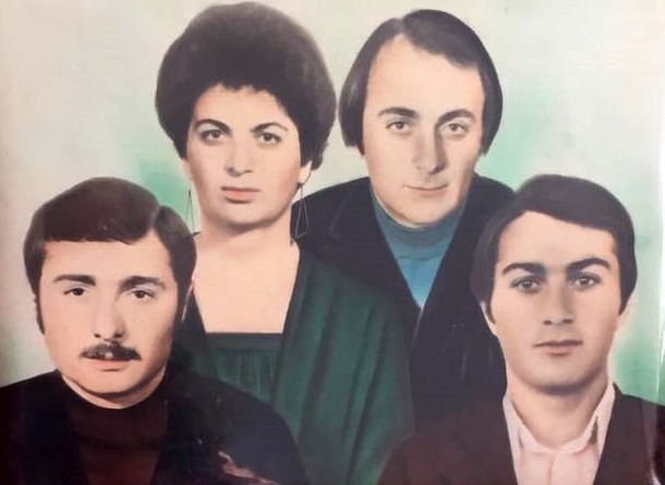 ნოდარ, თამაზ, ნუგზარ ხვინგია ძმები გარდ. სოფ. ფშაფი დაბ. სოფ. ფშაფი გულრიფში აფხაზეთი